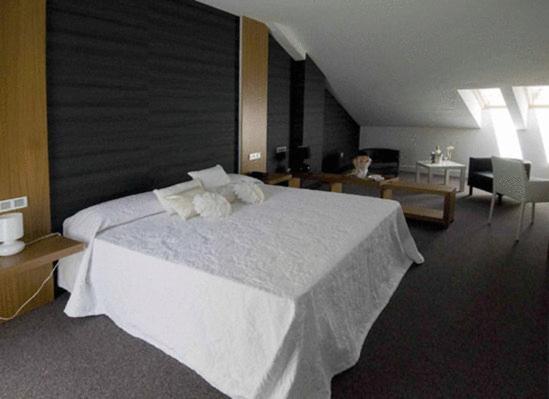 Toral Hotel Leon Bagian luar foto