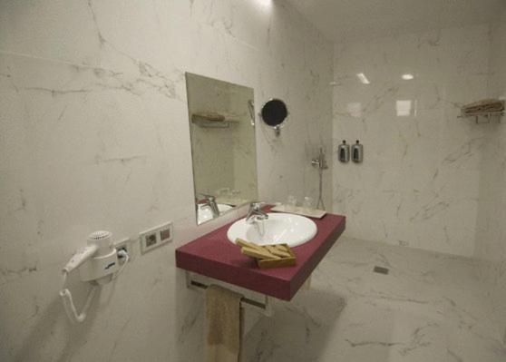 Toral Hotel Leon Ruang foto